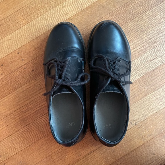 Oxford shoes - Picture 2 of 3